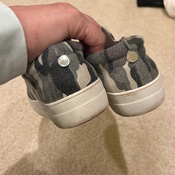 Steve Madden Camo Slip On - Picture 4 of 4